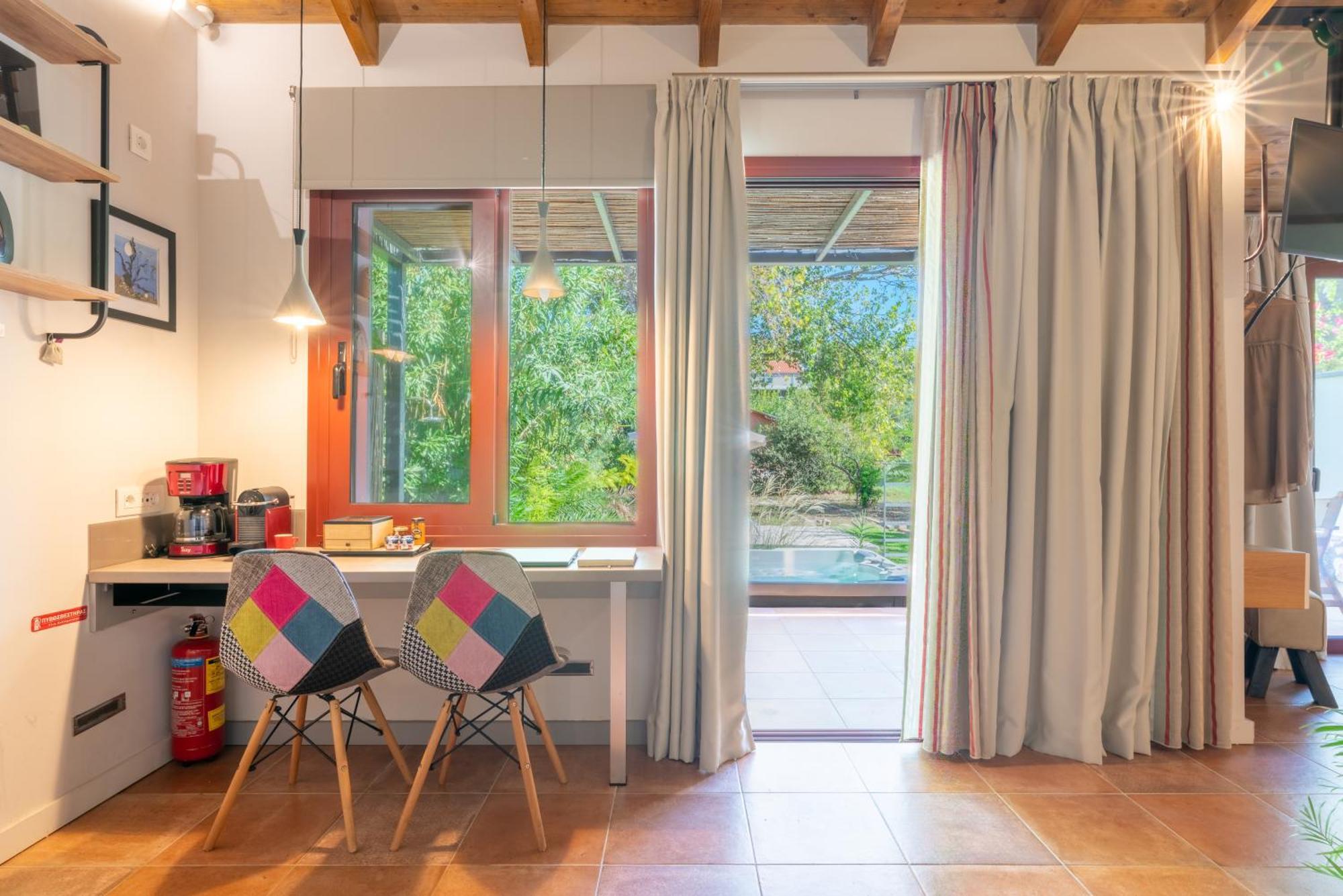 Klaritz Luxury Suites Lassi  Bagian luar foto