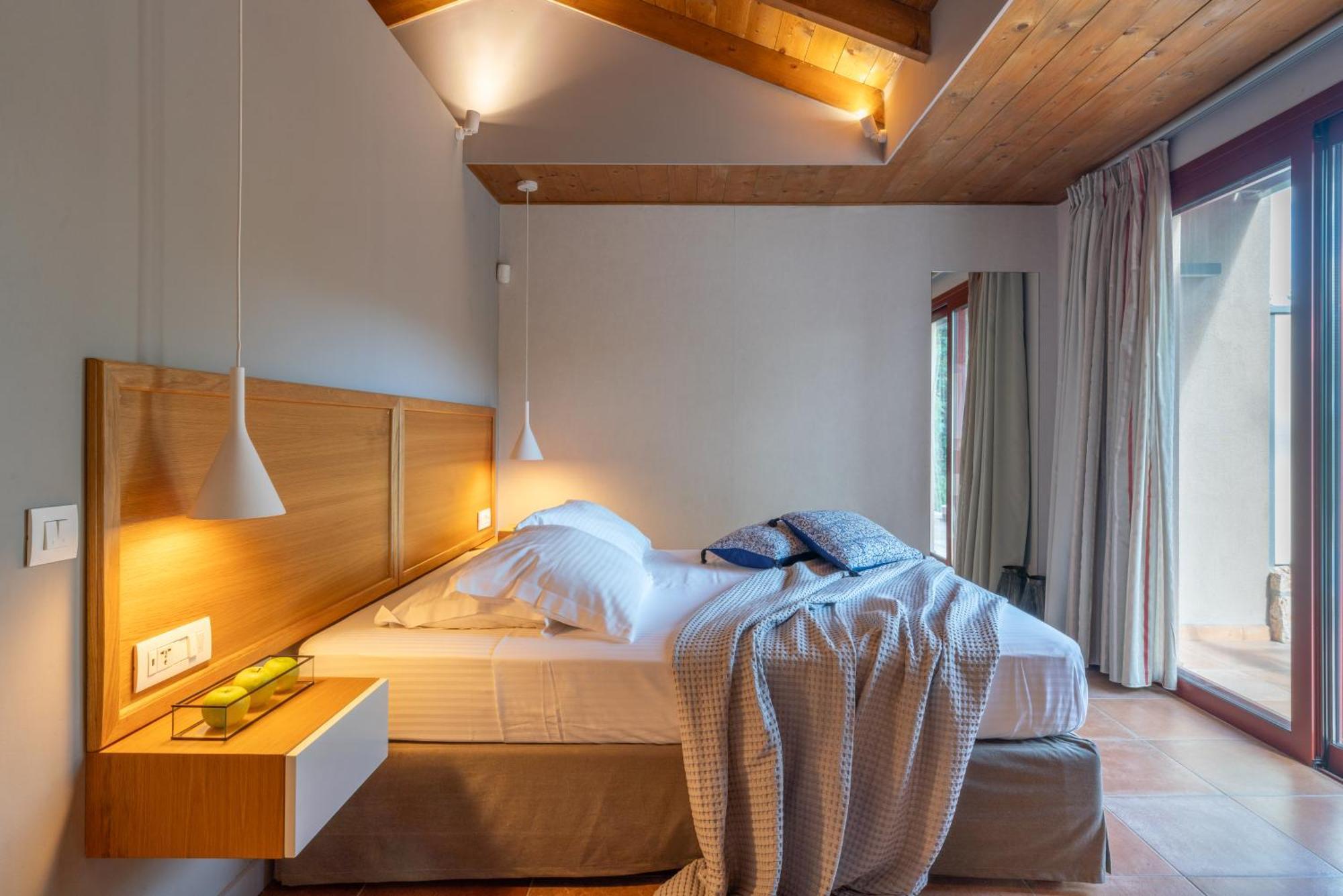 Klaritz Luxury Suites Lassi  Bagian luar foto